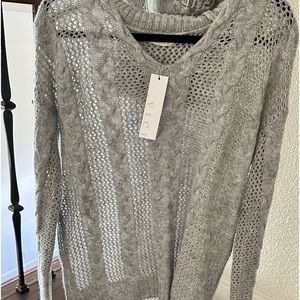 Brand New Vici Gray sweater .. very soft pretty Shade of Gray 💖